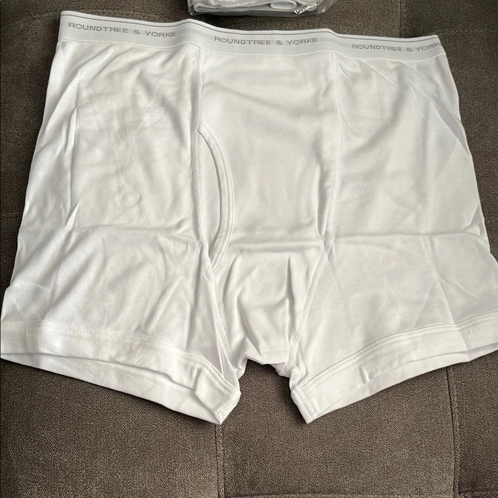 Roundtree & Yorke White Boxer Briefs Essential Comfort